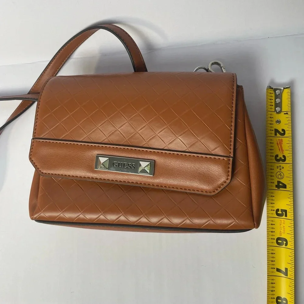 Guess Tan Leather Crossbody Bag Silver Braided Chain Handle EUC Like New